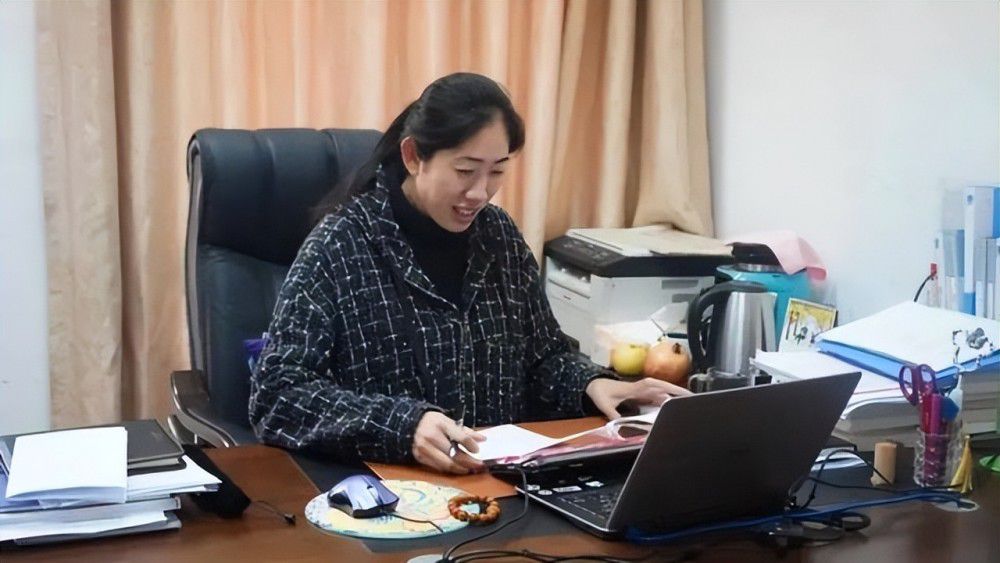 他......为什么会这么强。